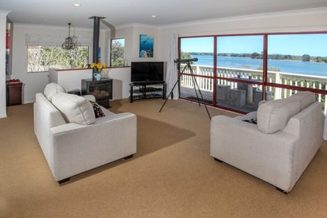 Photo of property in 12 Channel View Road, Clarks Beach, Pukekohe, 2679