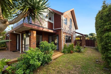 Photo of property in 379 Hobsonville Road, Hobsonville, Auckland, 0618