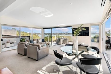 Photo of property in 2/16 Pine Ridge Terrace, Hauraki, Auckland, 0622