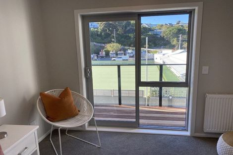 Photo of property in 2/7 Grays Road, Plimmerton, Porirua, 5026