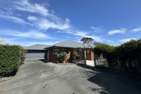 Photo of property in 2/14 Farquhars Road, Redwood, Christchurch, 8051