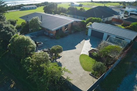 Photo of property in 25 Domain Terrace, Karoro, Greymouth, 7805
