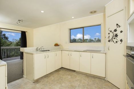 Photo of property in 2/6 Charmaine Road, Torbay, Auckland, 0630