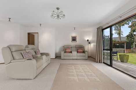 Photo of property in 33 Waikite Road, Welcome Bay, Tauranga, 3112