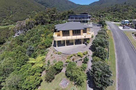 Photo of property in 25 Soucis Lane, Okiwi Bay, 7193