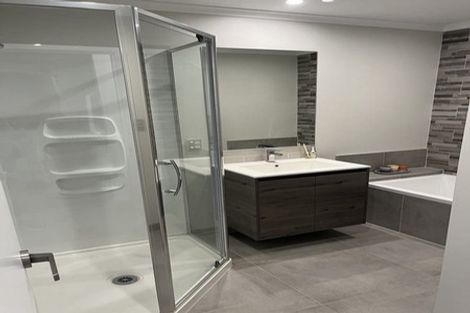 Photo of property in 32 Hobsonville Point Road, Hobsonville, Auckland, 0616