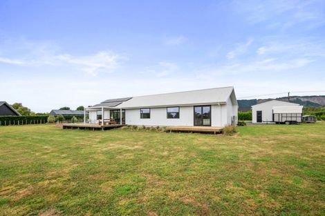 Photo of property in 49 Wakefield Road, Levin, 5571