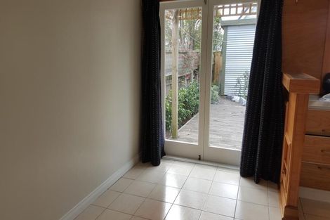 Photo of property in 6 Cardall Street, Newtown, Wellington, 6021