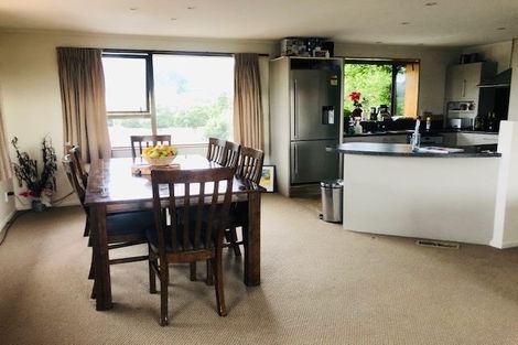 Photo of property in 5 Chilton Drive, Paraparaumu, 5032