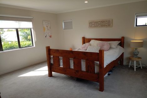 Photo of property in 47 Nielsen Gardens, Rototuna, Hamilton, 3210