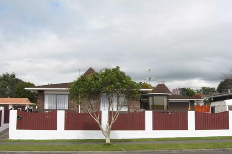 Photo of property in 8 Poplar Grove, Whalers Gate, New Plymouth, 4310
