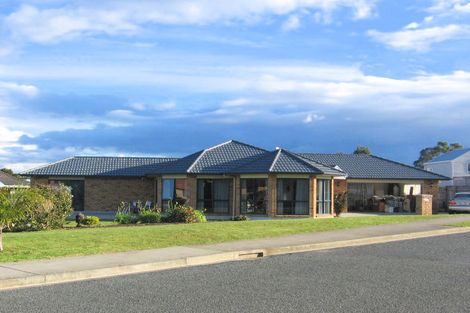 Photo of property in 18 Markson Avenue, Onerahi, Whangarei, 0110