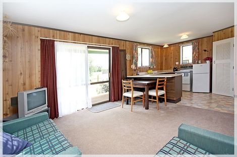 Photo of property in 16 Nuku Street, Tangimoana, 4822