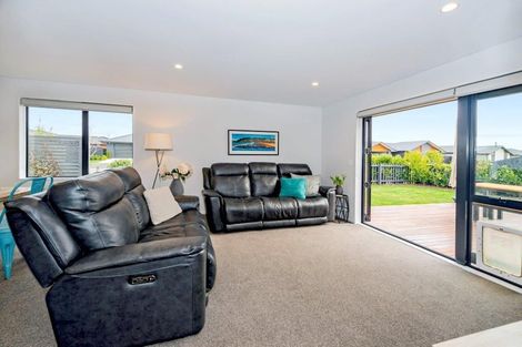 Photo of property in 1 Julia Close, Rolleston, 7614