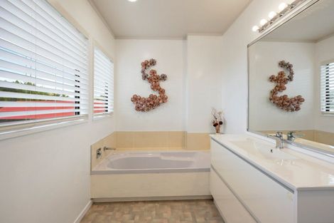 Photo of property in 47 Lake Road, Horsham Downs, Hamilton, 3281