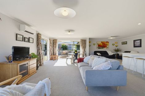 Photo of property in 15 Hamon Place, Pukehangi, Rotorua, 3015