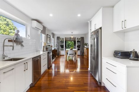 Photo of property in 50 Seymour Road, Sunnyvale, Auckland, 0612