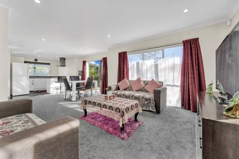 Photo of property in 7 Newfound Way, Glen Eden, Auckland, 0602