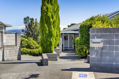 Photo of property in 11 Margaret Place, Merrilands, New Plymouth, 4312