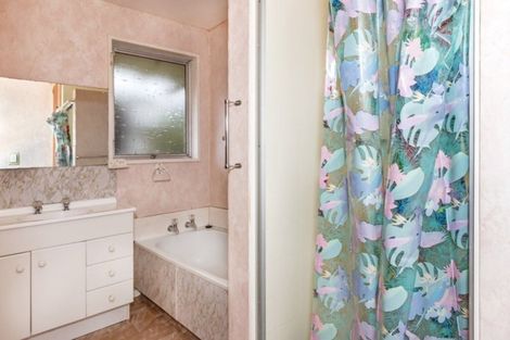 Photo of property in 2/259a Fifield Terrace, Opawa, Christchurch, 8023