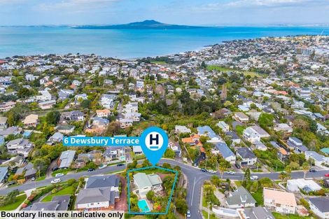 Photo of property in 6 Dewsbury Terrace, Castor Bay, Auckland, 0620