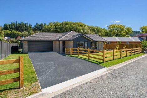 Photo of property in 16 Alice Burn Drive, Luggate, Cromwell, 9383