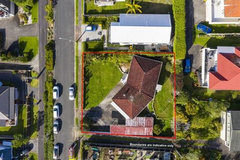 Photo of property in 4 Bank Street, Hillcrest, Auckland, 0627