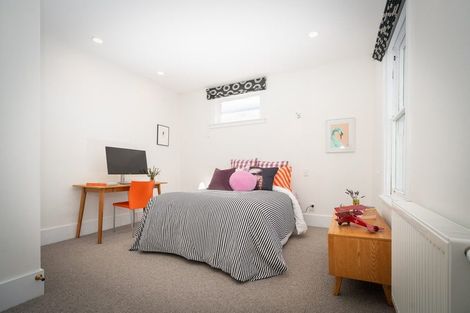 Photo of property in 16 Hawker Street, Mount Victoria, Wellington, 6011