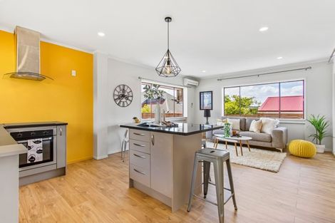 Photo of property in 2/28 Salisbury Road, Birkdale, Auckland, 0626