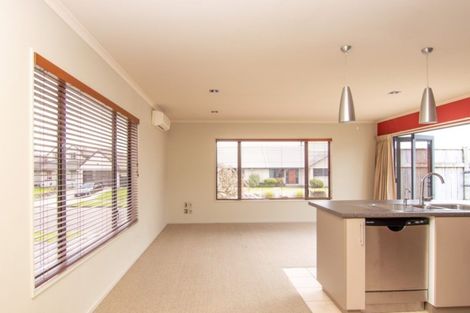 Photo of property in 4 Johnstone Drive, Fitzherbert, Palmerston North, 4410