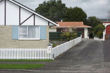 Photo of property in 8b Poplar Grove, Whalers Gate, New Plymouth, 4310