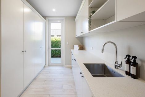 Photo of property in 129 Saint Kilda Road, Cambridge, 3434