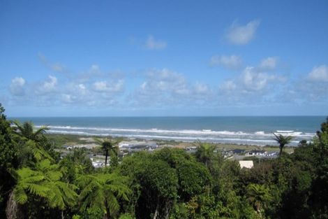 Photo of property in 32 Stanton Crescent, Karoro, Greymouth, 7805