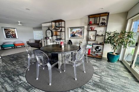 Photo of property in 2/22 Lansdowne Street, Bayswater, Auckland, 0622