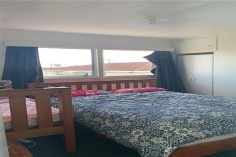 Photo of property in 6 Maratahu Street, Westown, New Plymouth, 4310