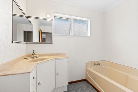 Photo of property in 62 Kawiu Road, Levin, 5510