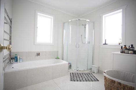 Photo of property in 187 Mount Smart Road, Onehunga, Auckland, 1061
