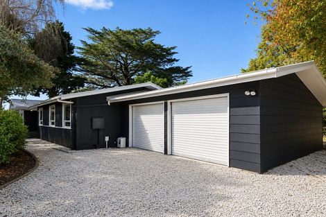 Photo of property in 8 Fleming Place, Chedworth, Hamilton, 3210