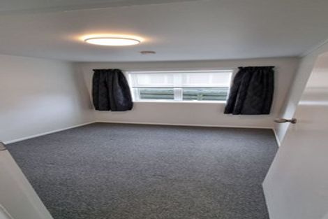 Photo of property in 5 Bay Drive, Titahi Bay, Porirua, 5022