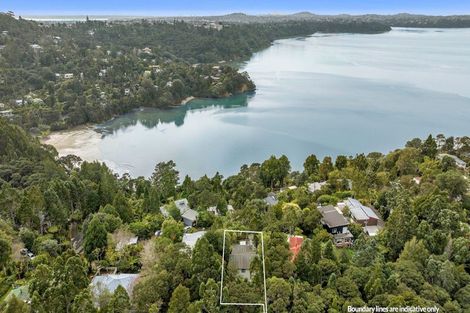 Photo of property in 11 Opou Road, Titirangi, Auckland, 0604
