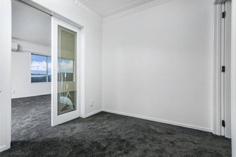 Photo of property in 1/169 Forrest Hill Road, Forrest Hill, Auckland, 0620