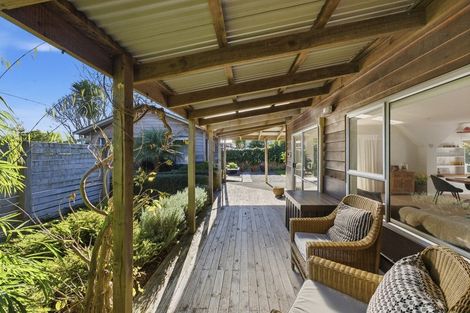 Photo of property in 29 Donnelly Street, Oakura, 4314