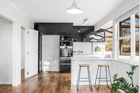 Photo of property in 18 Outlook Road, Greenhithe, Auckland, 0632