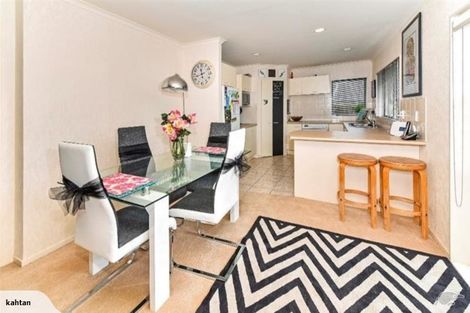 Photo of property in 52 Rathmar Drive, Manurewa, Auckland, 2105