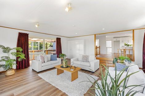 Photo of property in 2 East Street, Raglan, 3225