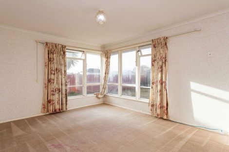 Photo of property in 16 Basingstoke Street, Aranui, Christchurch, 8061