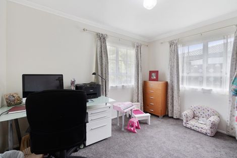 Photo of property in 27 Madill Road, St Andrews, Hamilton, 3200