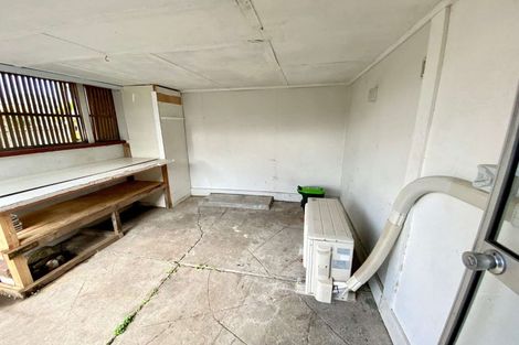 Photo of property in 35 Archibald Road, Kelston, Auckland, 0602