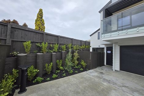 Photo of property in 7/13 Fairdale Place, Birkdale, Auckland, 0626
