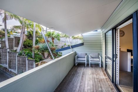 Photo of property in 2/9 Tipau Street, Torbay, Auckland, 0630